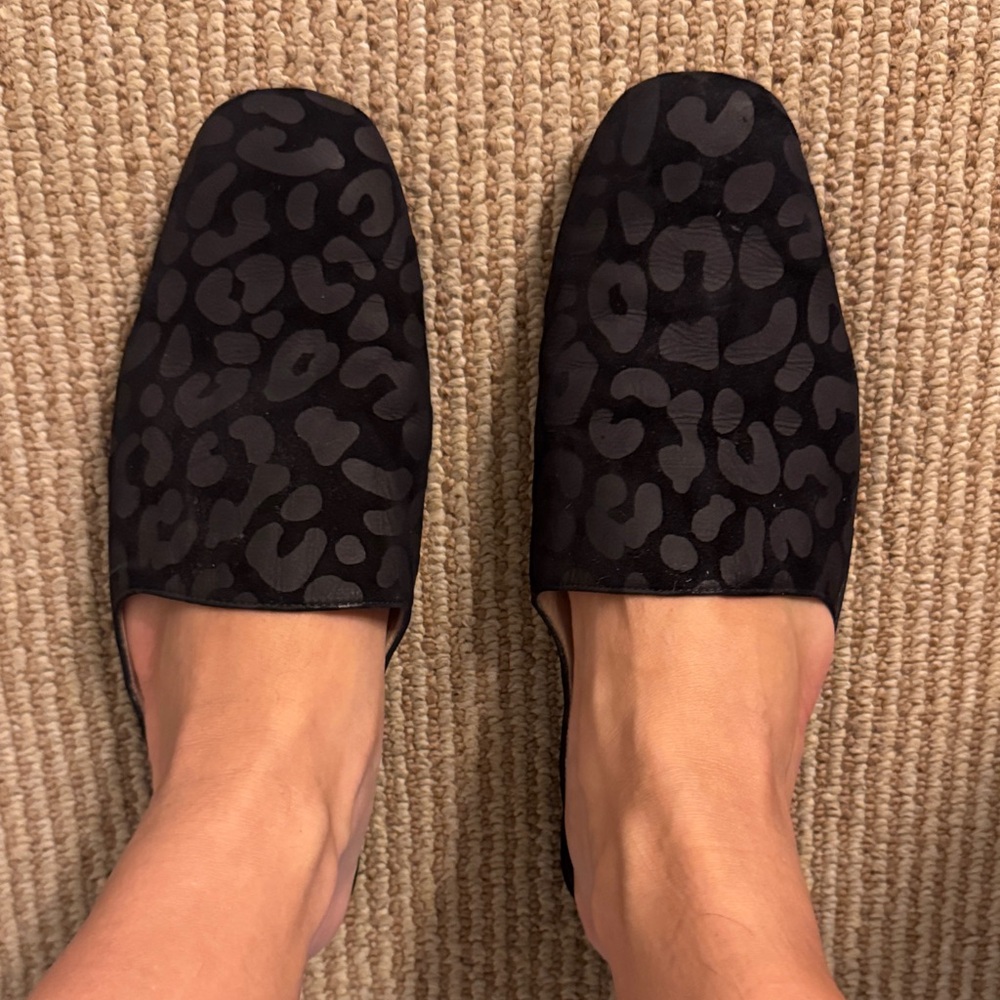 Stuart Weitzman Black Patterned Mules - image 4